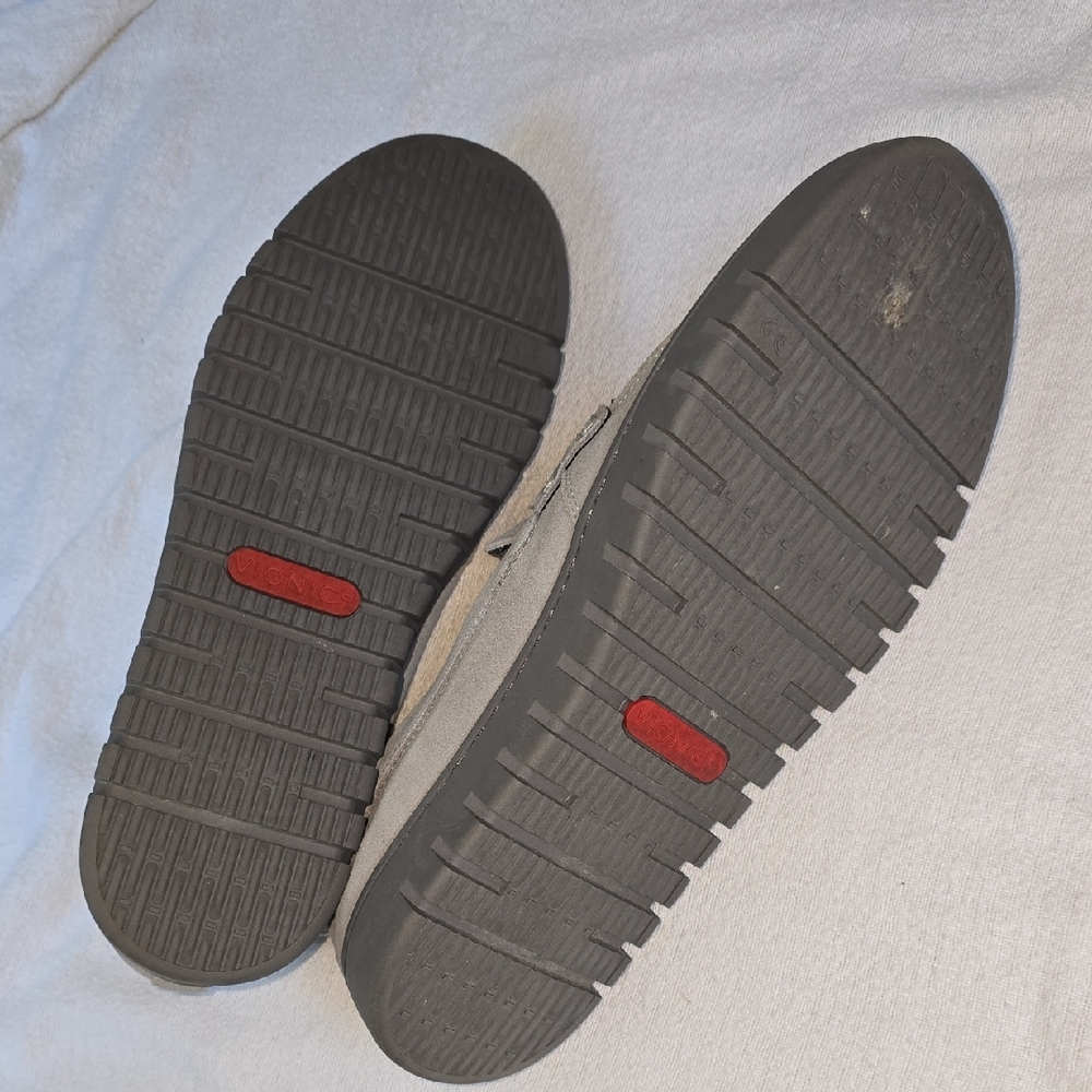 Vionic Women's Suede Slip-On Loafers in Light Gray 9.5 - Picture 8 of 9